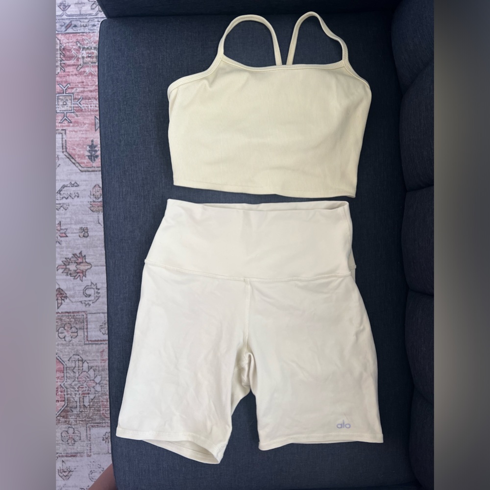 Alo light yellow set with biker shorts  size small